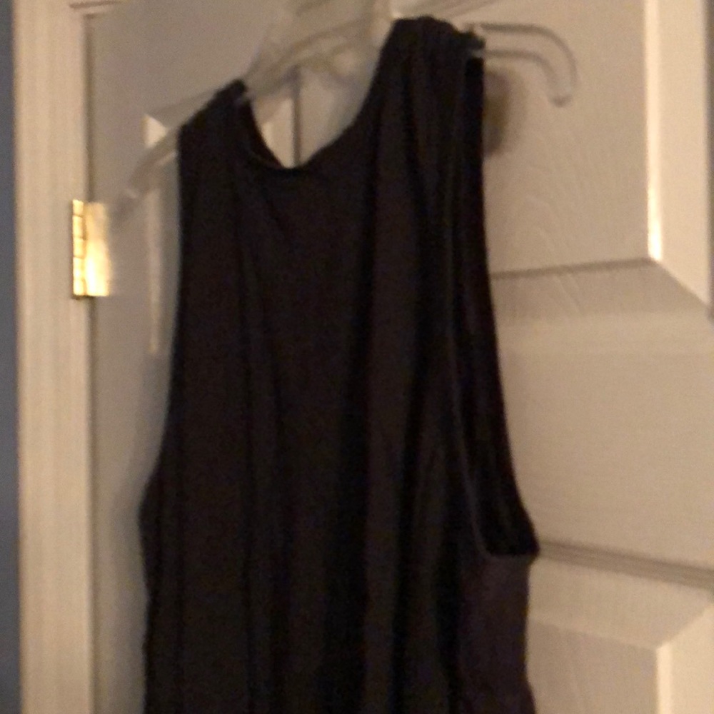 Black thin/sleeveless tank top
